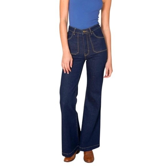 ROLLA’S EASTCOAST HIGH RISE FLARE ORGANIC COTTON JEANS IN LUX BLUE - Picture 5 of 15